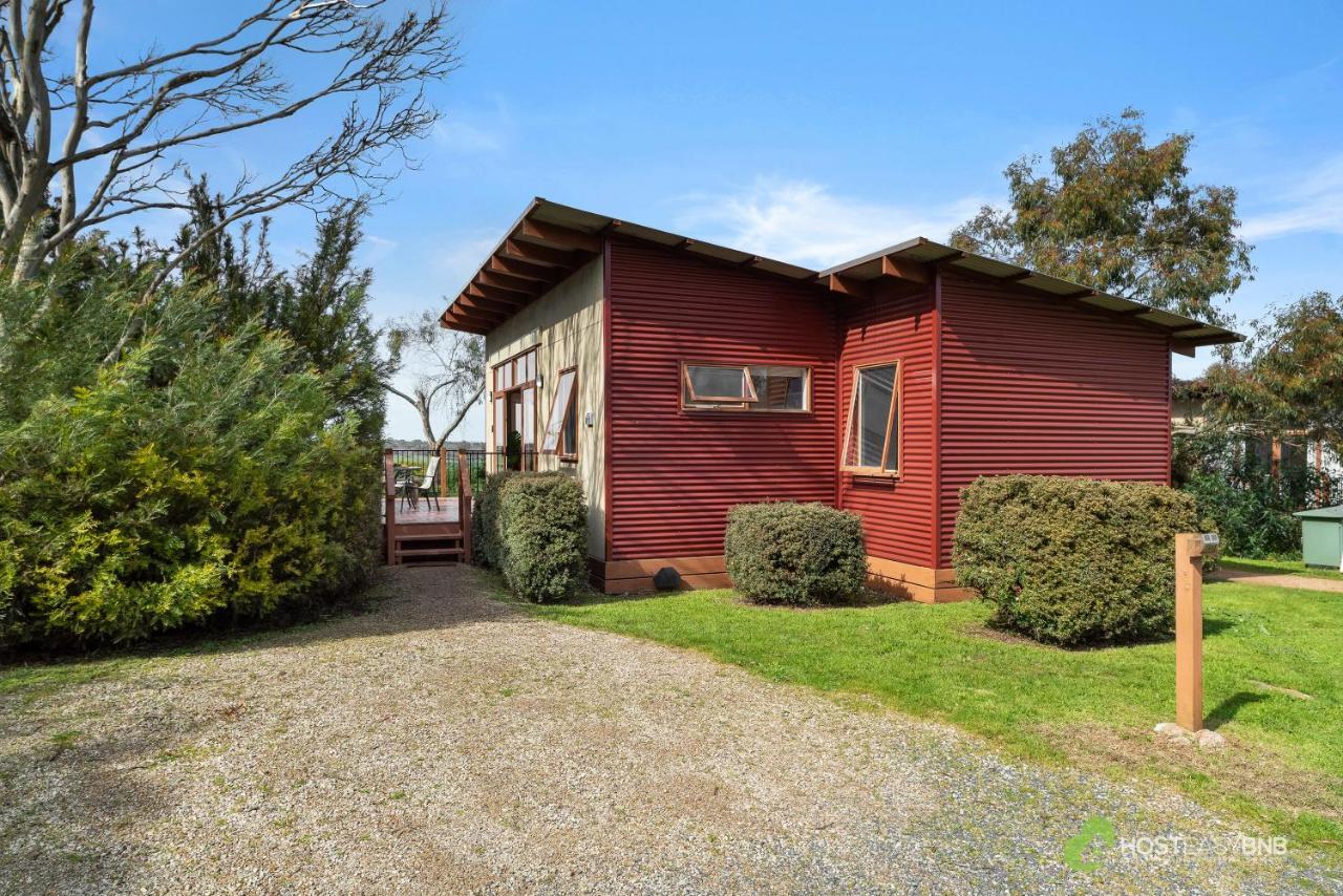 Rural 5 Star Villa'S With Resort Amenities Cowes Eksteriør billede